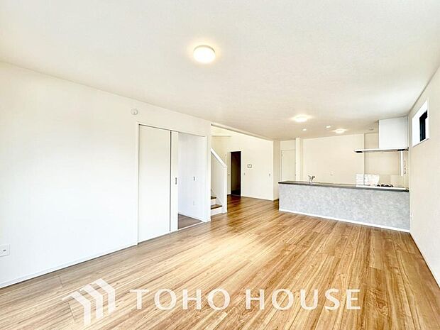 家族皆が集まる場所だからこそ、一番明るく使い勝手のいい空間に仕上げております。