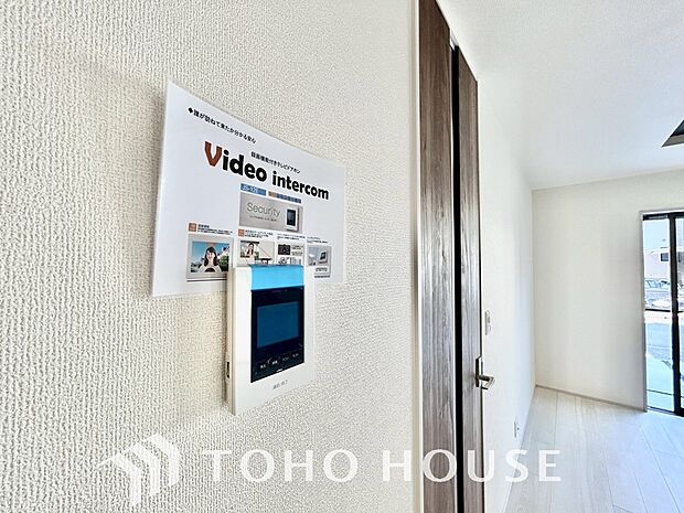 お子様の留守番時にも重宝する必須防犯アイテムです。留守中＆在宅中も「見える安心」がそこにあります。