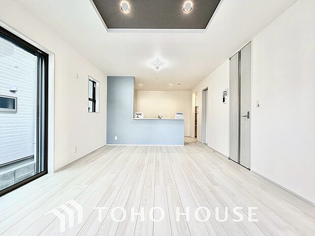 作り手の「気持ちの良いリビングでお過ごししていただきたい」という思いを感じさせます。