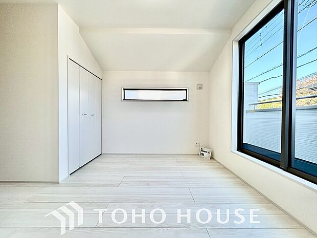 暖色系の照明は、心理的にも落ち着きを得られやすいそうです。