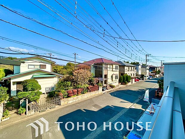 その豊かな眺望にふさわしい空間には、通風・採光にも優れ、心地よい光と風があふれています。