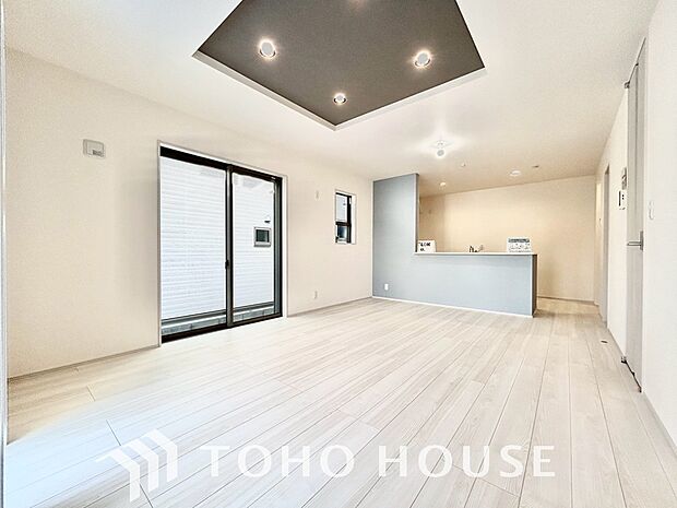 造りこんだ空間演出の妙が生み出す光と質のハーモニーはこの住宅のクオリティの良さを実感させてくれます。