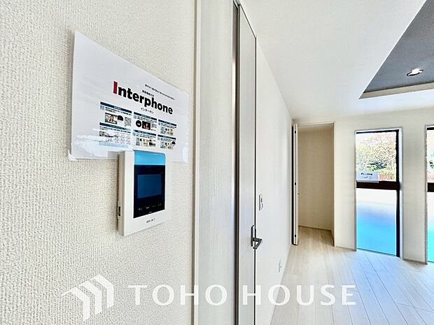 お子様の留守番時にも重宝する必須防犯アイテムです。留守中＆在宅中も「見える安心」がそこにあります。