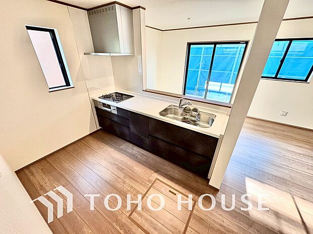 お料理の上手な方が、独壇場でお料理の腕を披露するスタイルに向いているキッチンです。