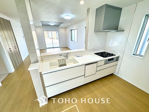 作り手の「気持ちの良いリビングでお過ごししていただきたい」という思いを感じさせます。