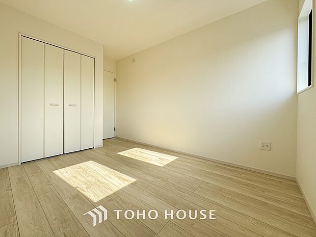 お子様の心と身体を見守る子供部屋として、小さな自立心を育むお部屋作りを見越してご覧下さい。