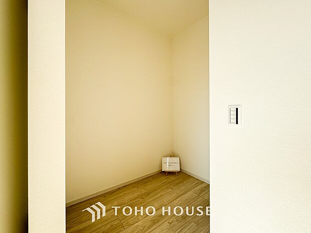たっぷりと荷物が入るよう、ウォークインクローゼットを完備いたしました。