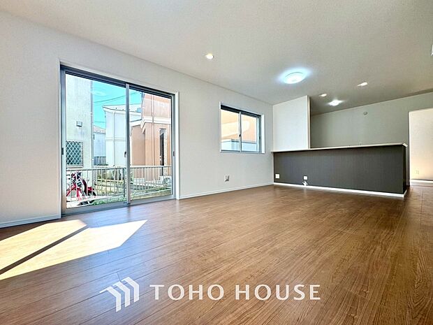 家族皆が集まる場所だからこそ、一番明るく使い勝手のいい空間に仕上げております。