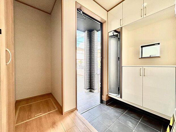 この場所には「希望」と「優越」で包み込んでくれる「特別」な空間があります。