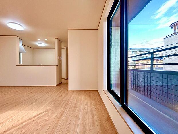 造りこんだ空間演出の妙が生み出す光と質のハーモニーはこの住宅のクオリティの良さを実感させてくれます。