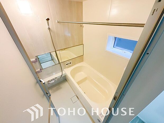 心地よいバスタイムを演出する浴室はゆとりあるサイズを採用。