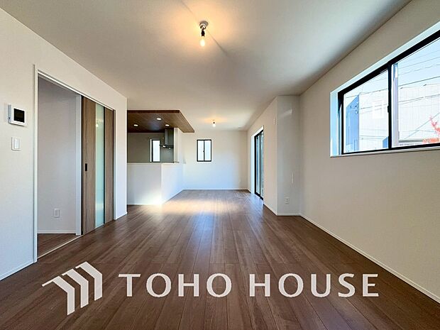 家は、ただ生活する場ではなく、笑顔の毎日、安らぎの日々のために、暮らしを愉しく、快適にする場所。