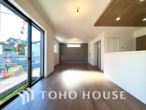 造りこんだ空間演出の妙が生み出す光と質のハーモニーはこの住宅のクオリティの良さを実感させてくれます。