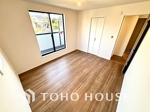 暖色系の照明は、心理的にも落ち着きを得られやすいそうです。