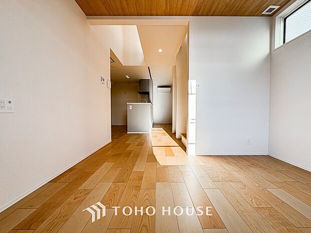 家族皆が集まる場所だからこそ、一番明るく使い勝手のいい空間に仕上げております。