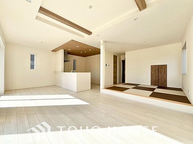 造りこんだ空間演出の妙が生み出す光と質のハーモニーはこの住宅のクオリティの良さを実感させてくれます。