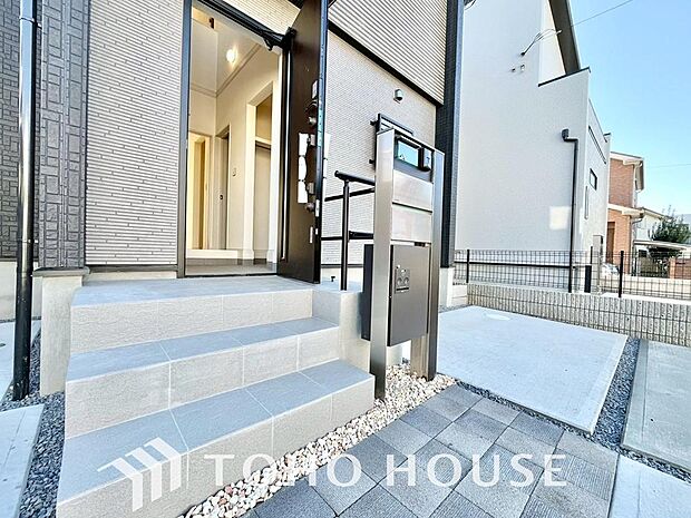 宅配物の受け取りが困難な共働き世帯や、ネットショッピング等をよく利用する方には便利な宅配ボックス。