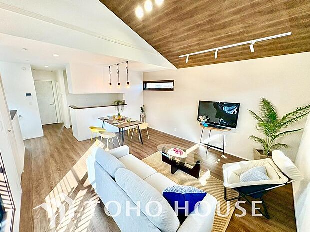 空気感という居心地の良いBGMは、暮らしのステージを彩り、心からのやすらぎと満足感を与えてくれます。