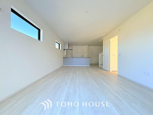 作り手の「気持ちの良いリビングでお過ごししていただきたい」という思いを感じさせます。