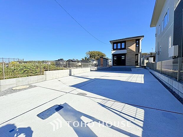 家のすぐ前に駐車場があるため、出入庫がスムーズで時間を気にせず快適にご利用いただけます。