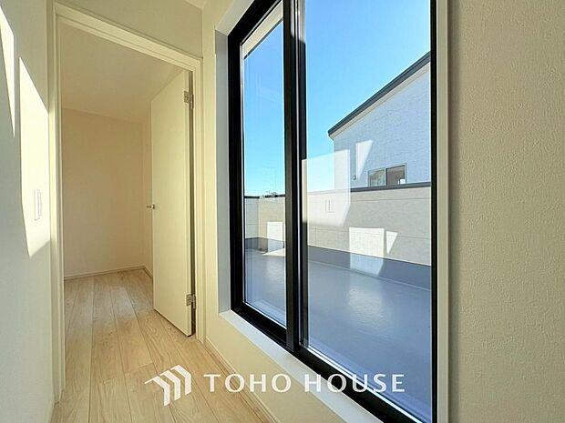 住まう方でカスタマイズしていただけるシンプルなデザインの内装。ご自身で素敵な空間を創り上げられます。