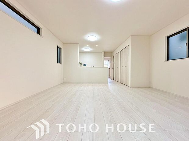 家族皆が集まる場所だからこそ、一番明るく使い勝手のいい空間に仕上げております。