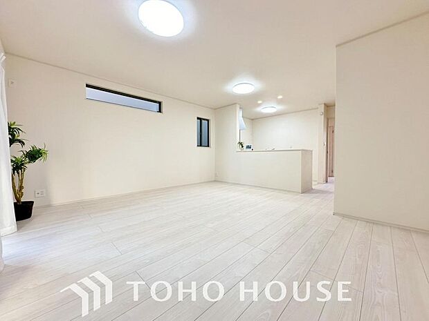 ホワイトナチュラルのテイストが、自然体で過ごせる心地良さ生み出しています。