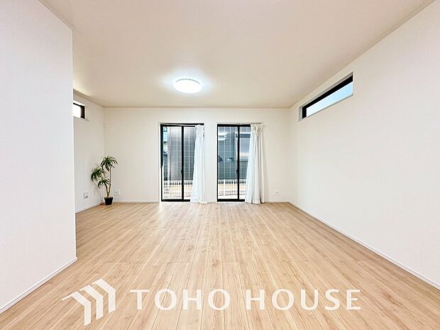 家族皆が集まる場所だからこそ、一番明るく使い勝手のいい空間に仕上げております。