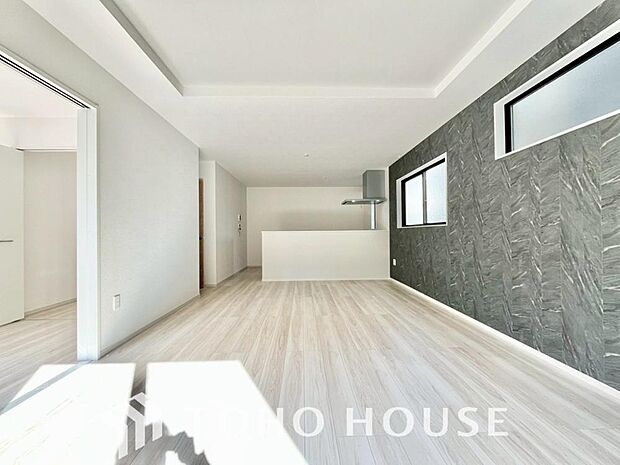 造りこんだ空間演出の妙が生み出す光と質のハーモニーはこの住宅のクオリティの良さを実感させてくれます。