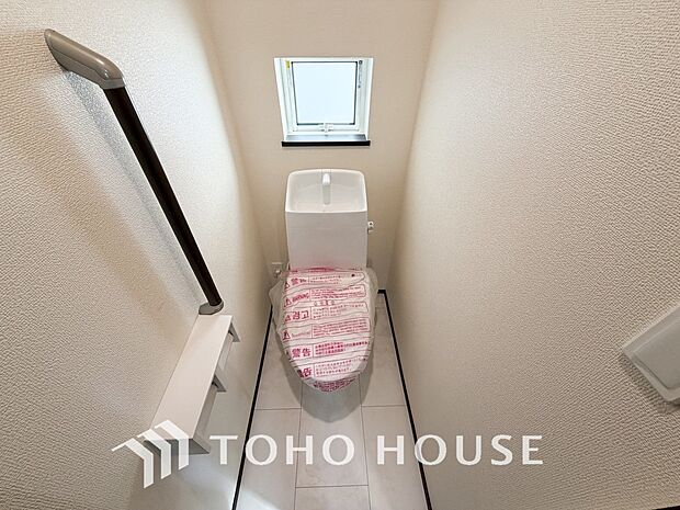 清潔な空間であって頂けますように、目に留まるだけではなく汚れをふき取り易いフロアと壁紙をチョイス。