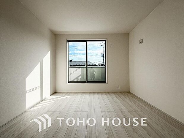 一日の疲れを癒やしてくれる主寝室。時を忘れて過ごす場所として過ごせるお部屋。