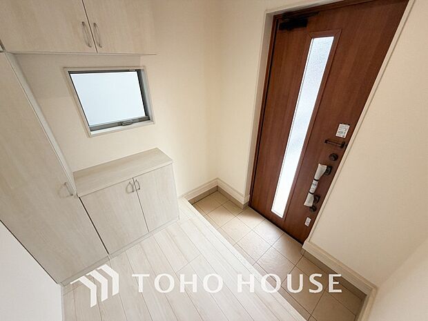 ダウンライトを使用しお洒落に演出。帰りたくなる家をテーマに設計。いつも「人」と「家」の間に・・・。