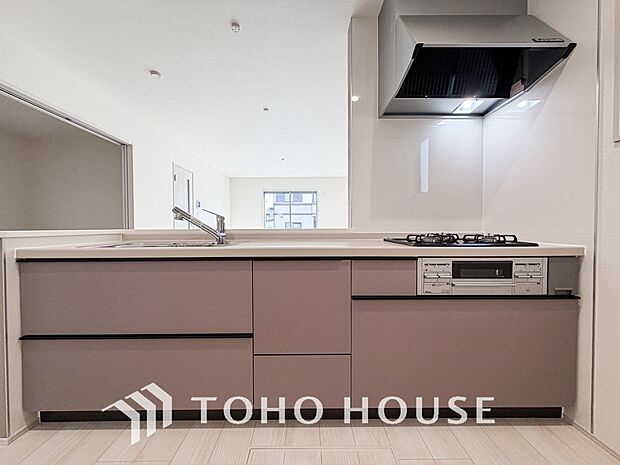 お料理の上手な方が独壇場でお料理の腕を披露するスタイルに向いているキッチンです。