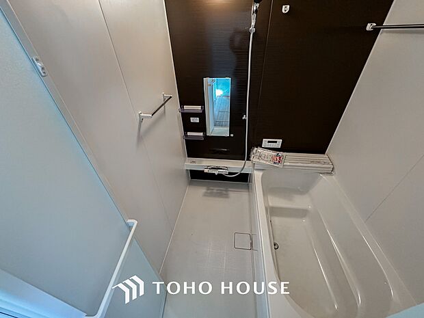 一日の疲れを癒すための心地よいバスタイムを演出する浴室はゆとりあるサイズを採用。