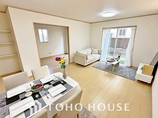 造りこんだ空間演出の妙が生み出す光と質のハーモニーはこの住宅のクオリティの良さを実感させてくれます。