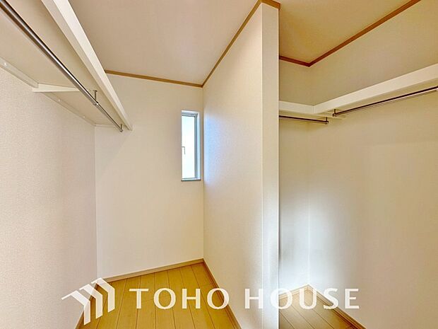 たっぷりと荷物が入るよう、ウォークインクローゼットを完備いたしました。