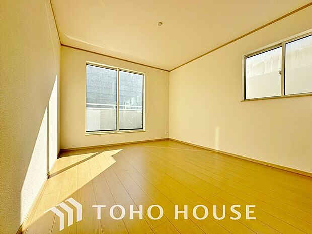 一日の疲れを癒やしてくれる主寝室。時を忘れて過ごす場所として過ごせるお部屋。