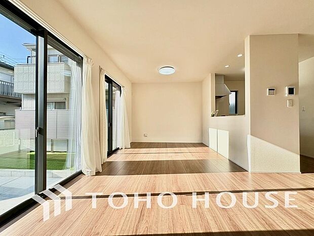 広いＬＤＫでは家族が集まり一緒の時間を過ごせる工夫がされております。