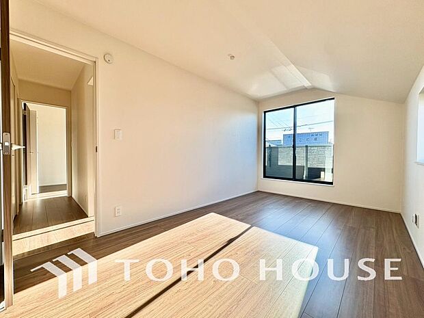 白を基調とした室内は、明るい住空間を造り出すだけでなく、清潔感をもたらしてくれます。