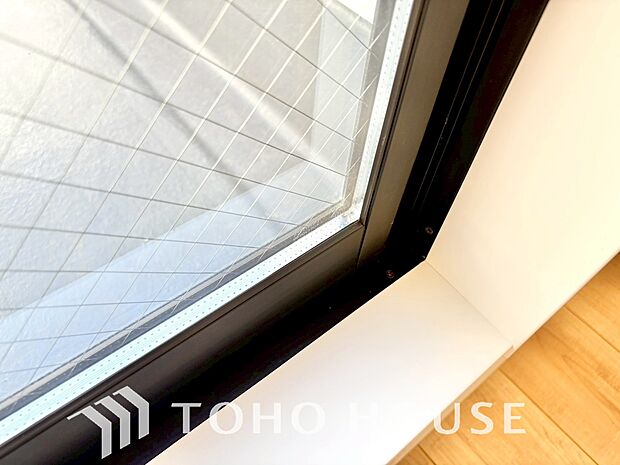 複層ガラスは結露を抑えたり、遮音にも効果を発揮します。