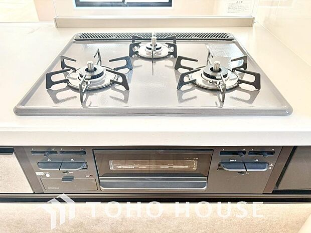 毎日料理をする、料理が好き、家族が多くて量を作る必要がある、等の方々にとっては必須の3口コンロ。