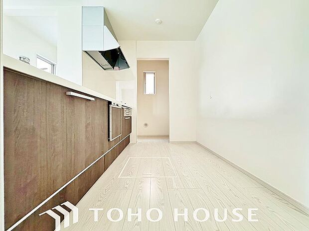 広々としたキッチンスペースで快適に作業ができると、毎日のお料理もより一層楽しく取り組めそうですね。