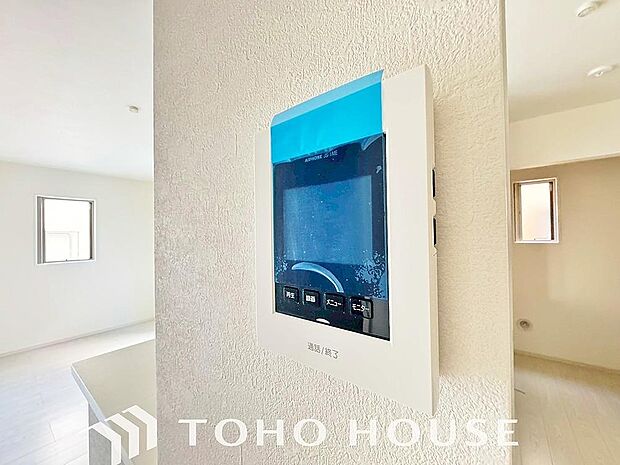 「見える安心」を実現するために、誰が訪れてもすぐにわかるようモニター付きインターホンを設置しました。