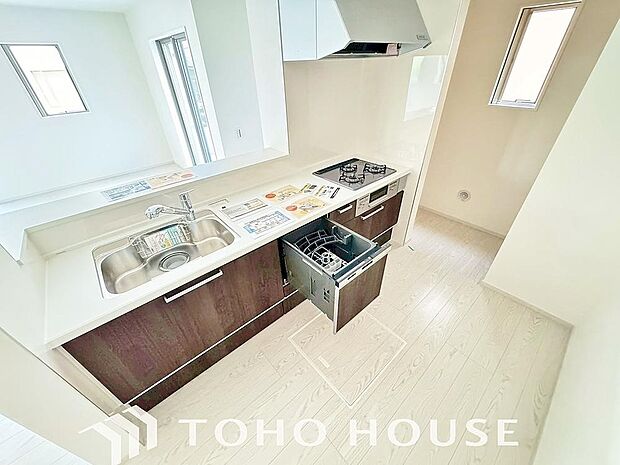 食洗機は家事の時間を短くできることがメリット。ビルトインタイプはキッチンをすっきりとみせてくれます。