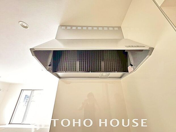 「最新のレンジフードは静音性や省エネ性能が向上しデザインもスタイリッシュ。効率的な換気で料理を快適に。