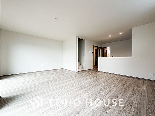 家族皆が集まる場所だからこそ、一番明るく使い勝手のいい空間に仕上げております。