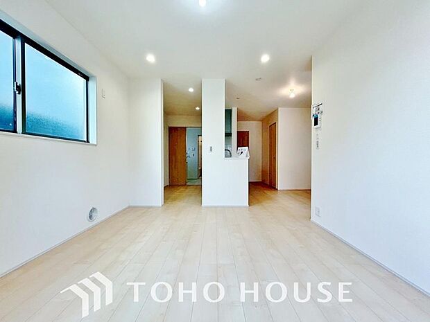 朝は爽やかな日差しを浴びながら、家族みんなでおいしい朝食。昼下がりにはのんびりと過ごすひと時。