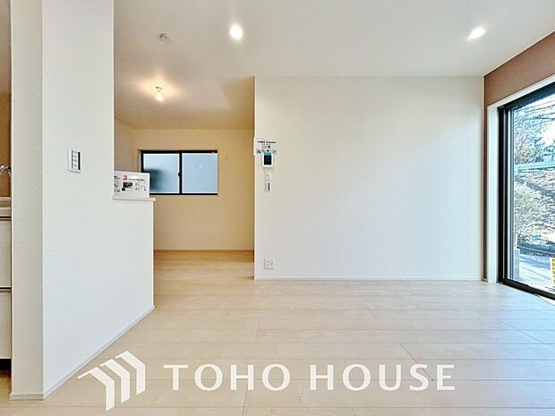 家族皆が集まる場所だからこそ、一番明るく使い勝手のいい空間に仕上げております。