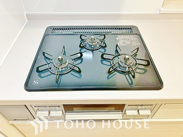 毎日料理をする、料理が好き、家族が多くて量を作る必要がある、等の方々にとっては必須の3口コンロ。