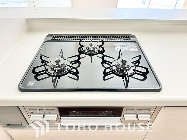 毎日料理をする、料理が好き、家族が多くて量を作る必要がある、等の方々にとっては必須の3口コンロ。